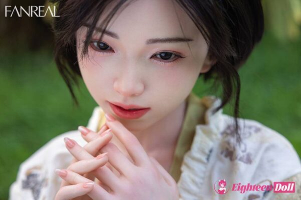 FANREAL-153B-Molly-ros-fair-01-30